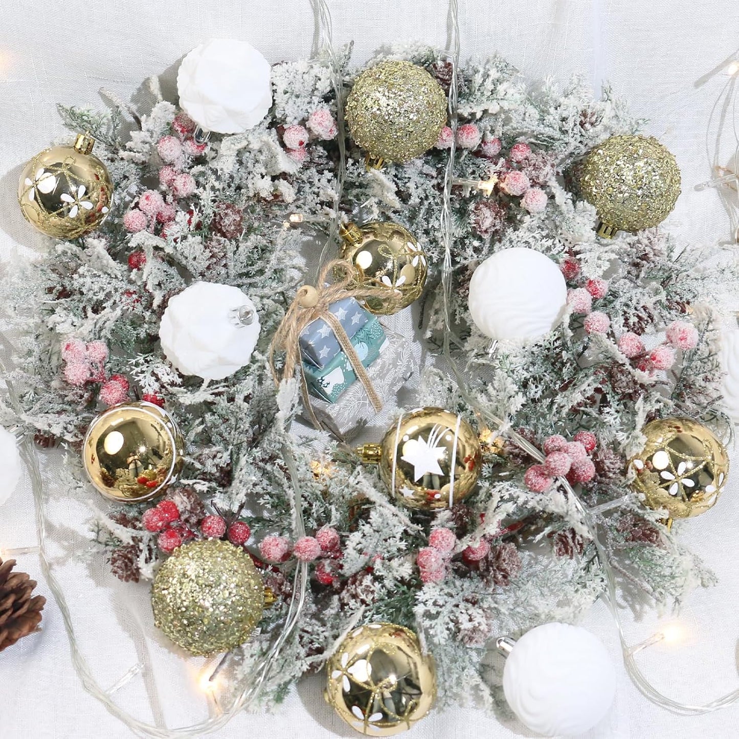 2.36In Velvet Christmas Ball Ornaments, 25PCS Gold/White Flocked Christmas Tree Hanging Decorations, for Home Holiday Wedding Indoor Xmas Party Decor.