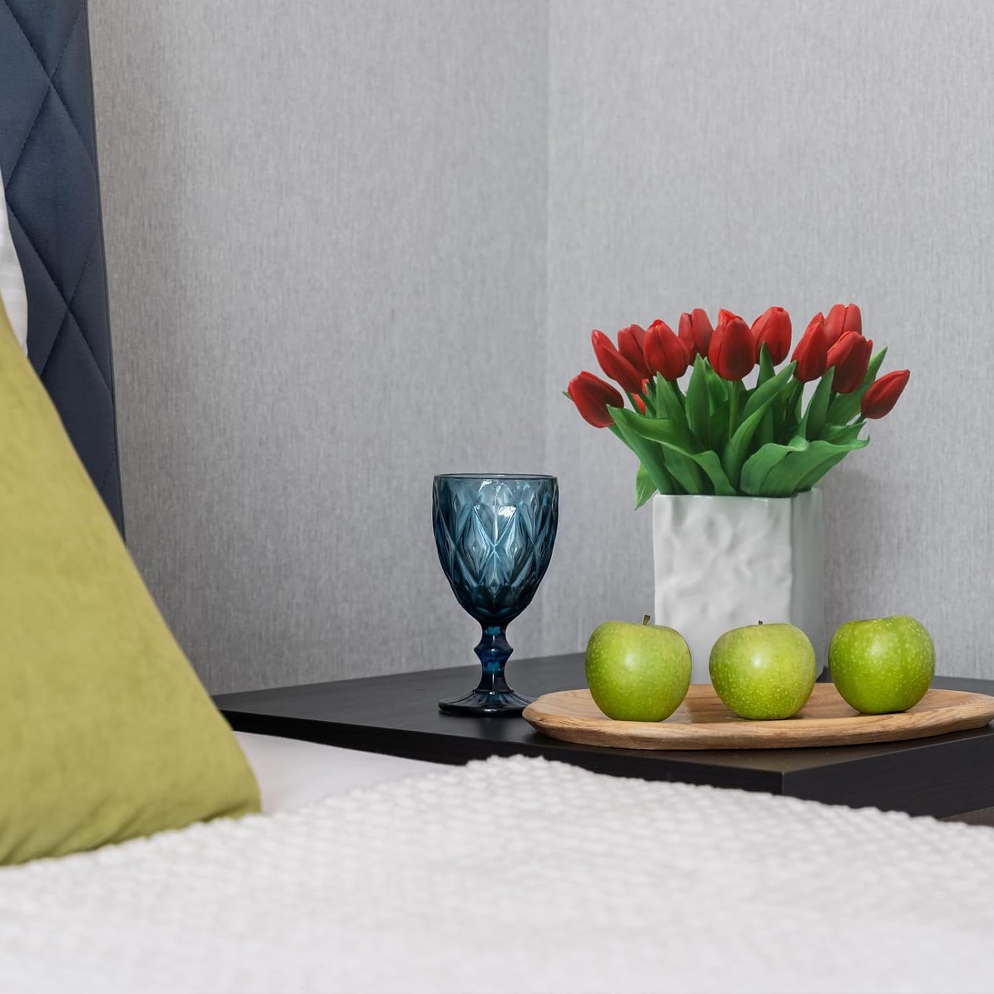 15pcs Artificial Tulips Flowers, Fake Tulips Real Touch, Faux Latex Bouquets, for Party Wedding Home Room Decoration (Red)